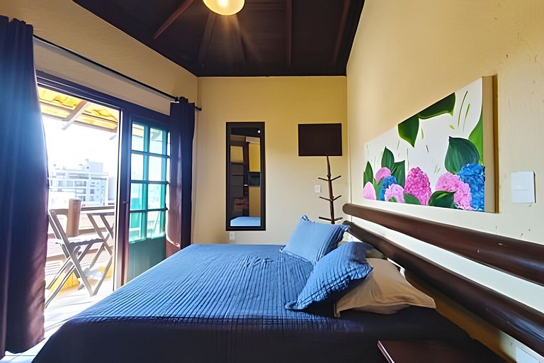 Cabana no centro de Bombinhas - 150mts da praia