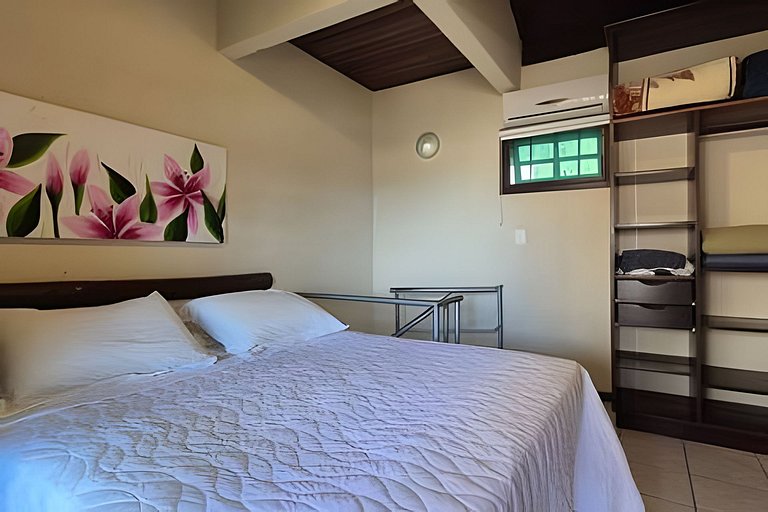 Cabana no centro de Bombinhas - 150mts da praia