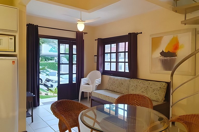 Cabana no centro de Bombinhas - 150mts da praia