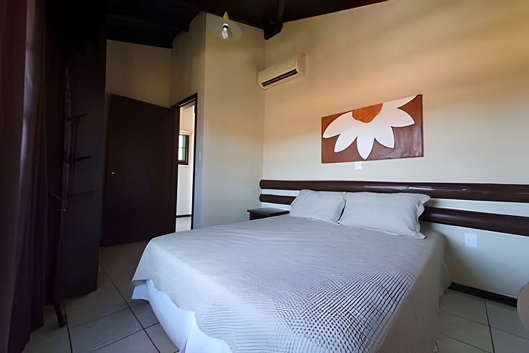 Cabana no centro de Bombinhas - 150mts da praia