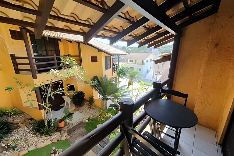 Cabana no centro de Bombinhas - 150mts da praia