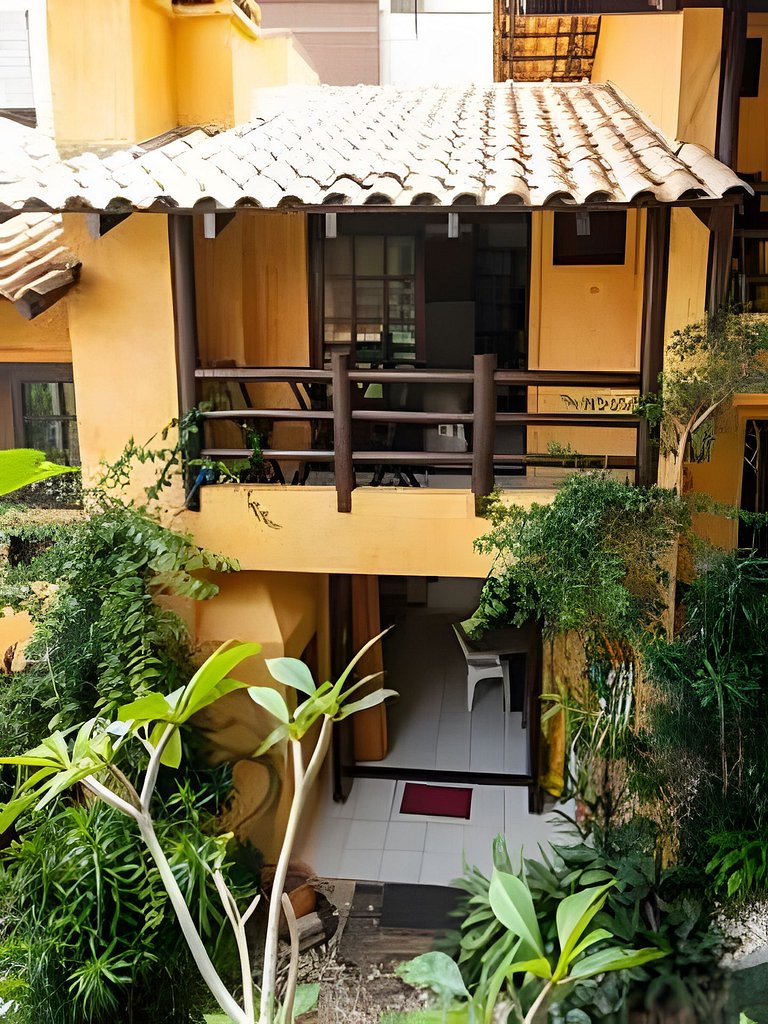 Cabana no centro de Bombinhas - 150mts da praia