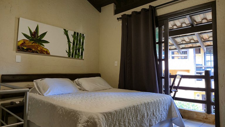 Cabana no centro de Bombinhas - 150mts da praia